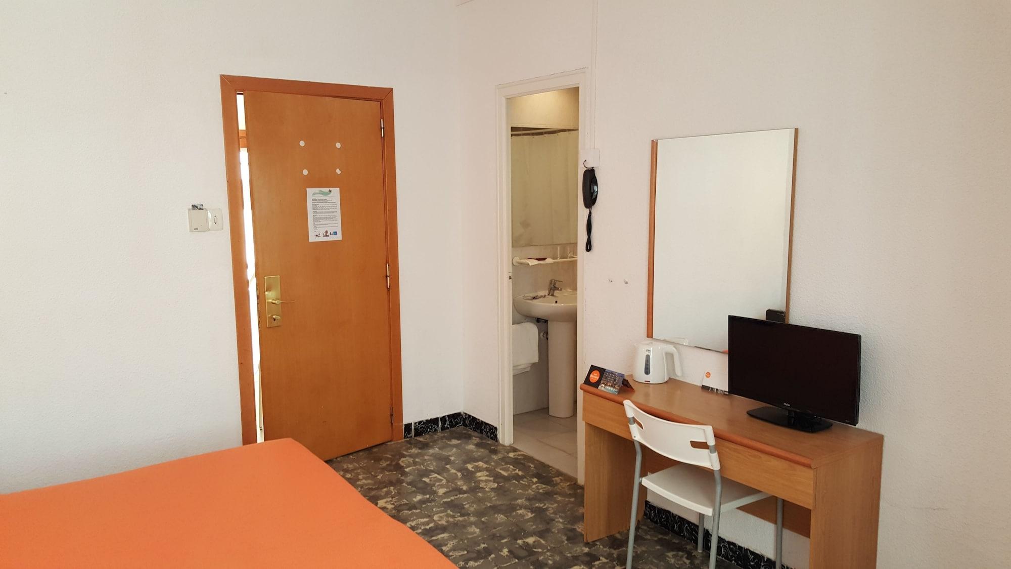 Hotel Fragata Calella Extérieur photo