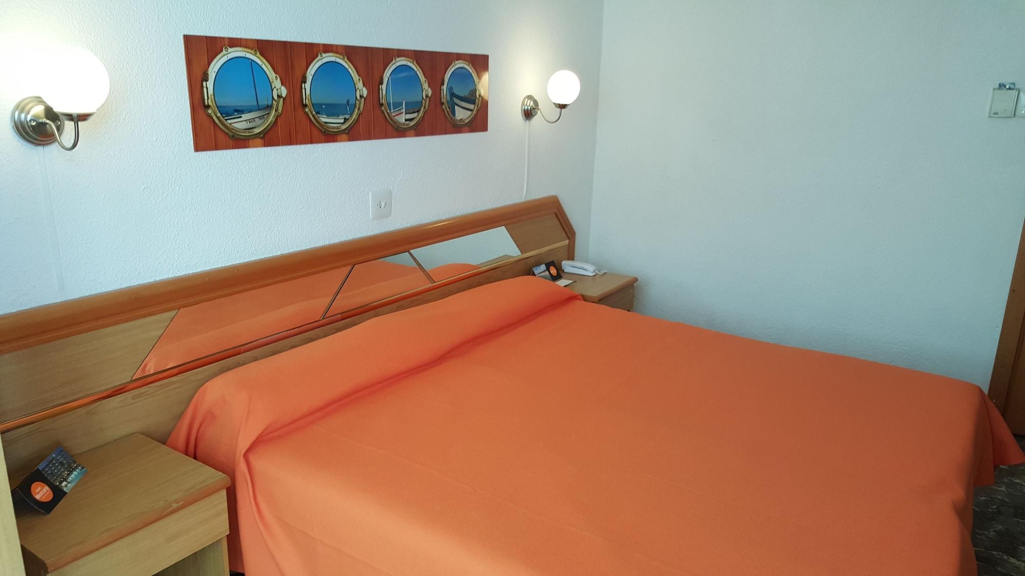 Hotel Fragata Calella Extérieur photo