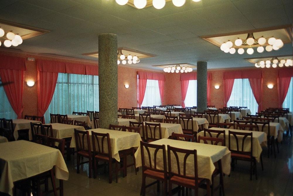 Hotel Fragata Calella Extérieur photo