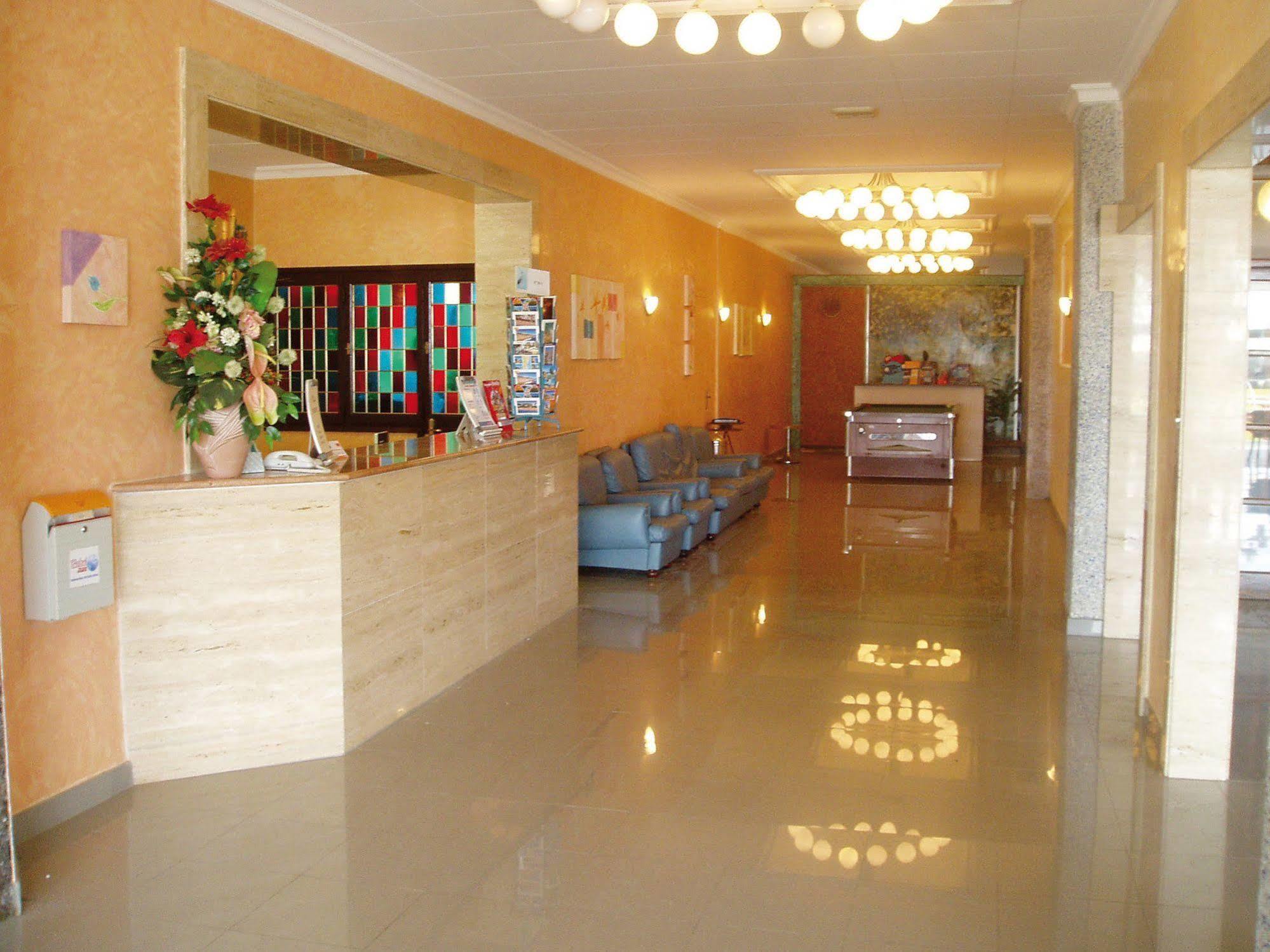 Hotel Fragata Calella Extérieur photo